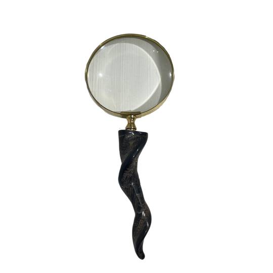 TWISTED HORN HANDLE MAGNIFIER